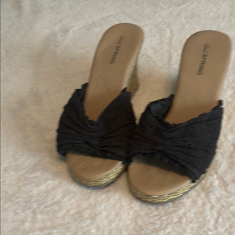 Stylish Black Wedge Sandals